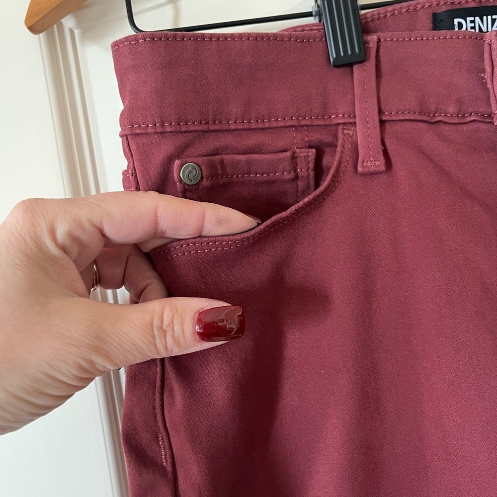 Denizen from Levi’s Mauve High Rise Skinny Stretchy Pants Women's size 8 - Picture 3 of 16